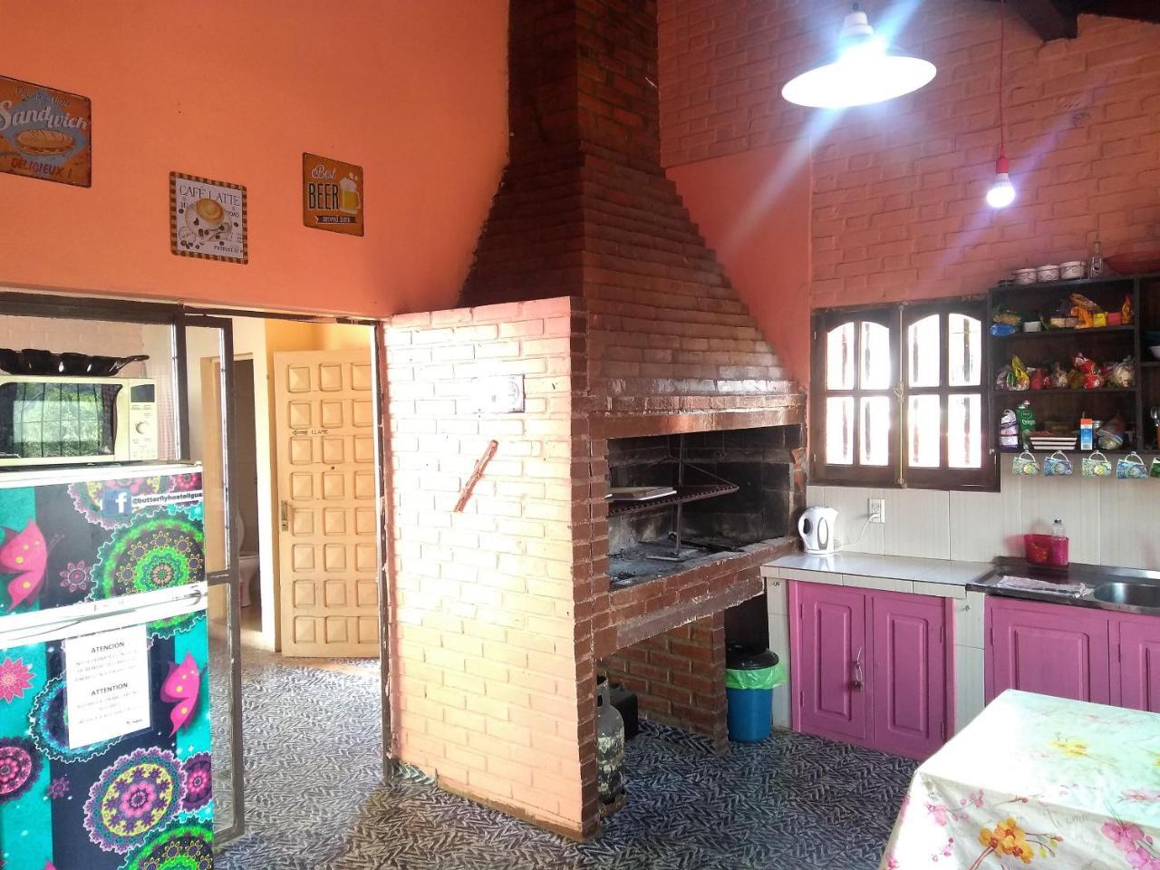 Butterfly Hostel Puerto Iguazú Exteriör bild
